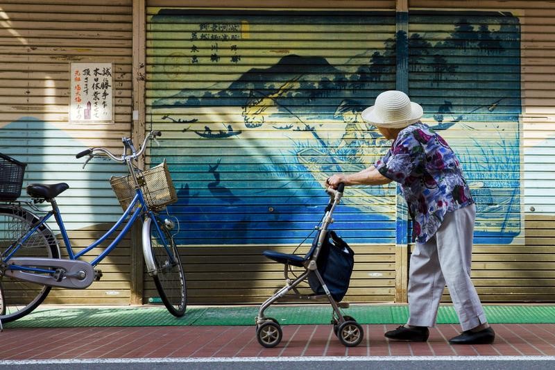 Japan estimates cast doubt over public pension sustainability