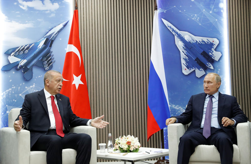 © Reuters. أردوغان يقول إن تركيا تريد مواصلة التعاون الدفاعي مع روسيا