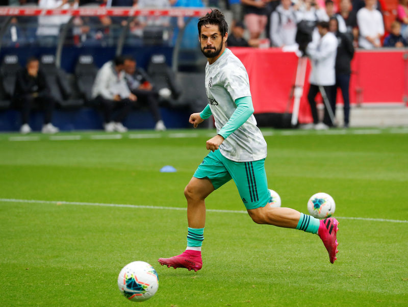 © Reuters. Fútbol - Amistoso de pretemporada - Red Bull Salzburgo contra el Real Madrid