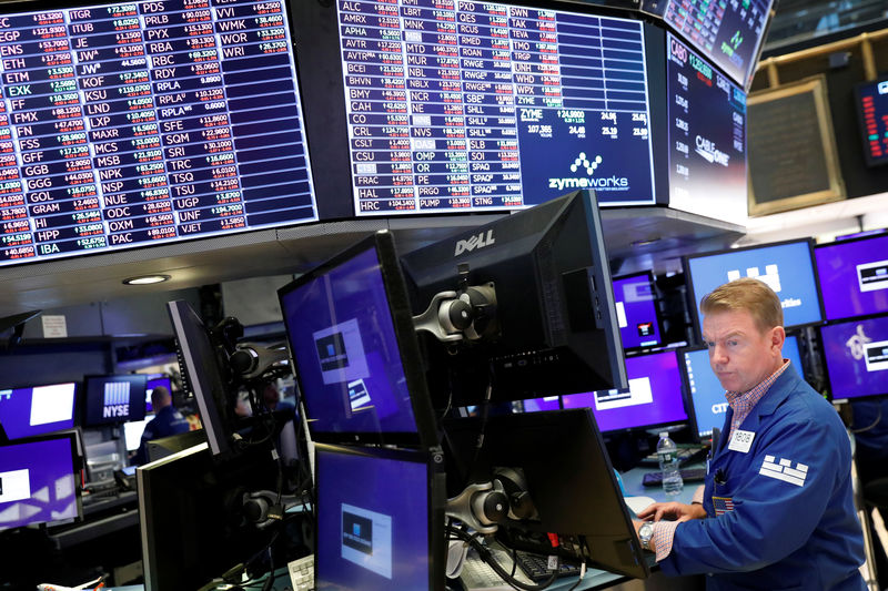 © Reuters. Schermi con i tassi di cambio nella Borsa di New York, Stati Uniti.