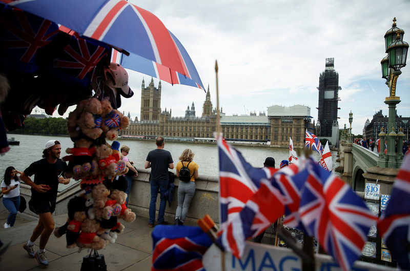 © Reuters. 英首相、10月中旬まで議会閉会　合意なき離脱阻止の動き封じ込めへ