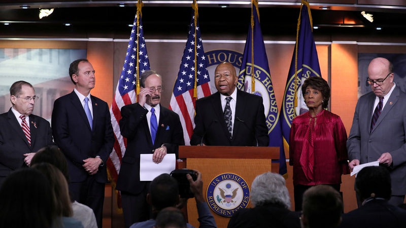 © Reuters. FILE PHOTO: Democratic U.S. House committee chairmen Nadler, Engel, Cummings, Schiff, Waters and McGovern hold a news conference to discuss their investigations into the Trump administration on Capitol Hill in Washington