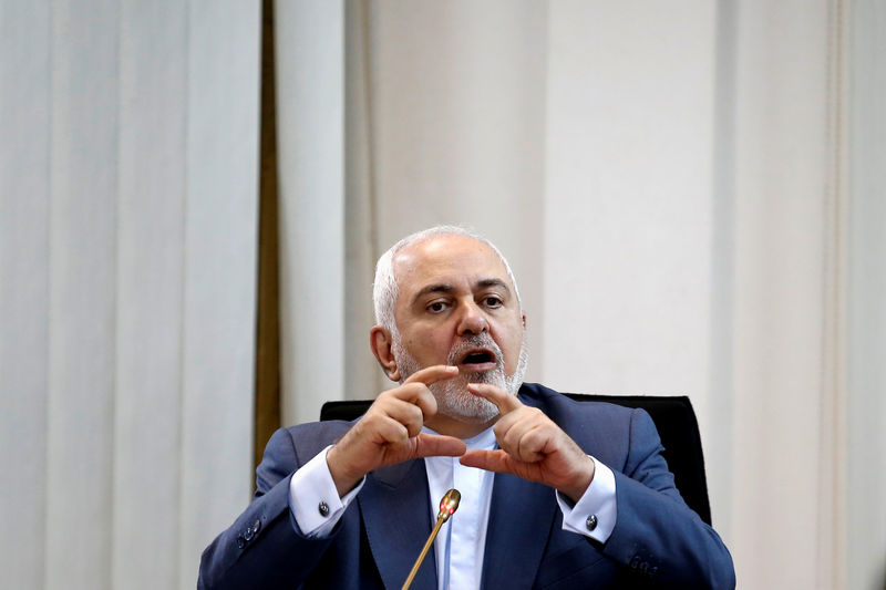 ظريف: واشنطن تمارس تهديدات لمنع إيران من بيع النفط لعملاء تقليديين