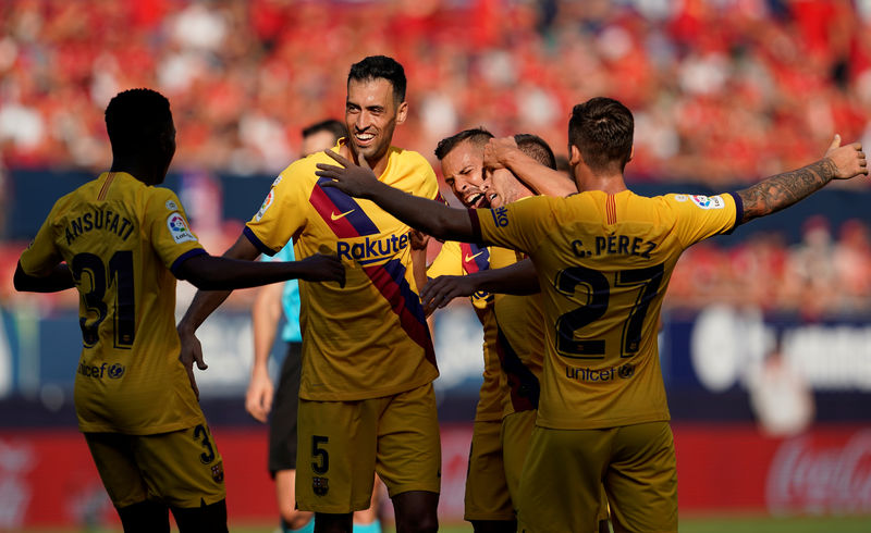 © Reuters. تعادل مفاجئ لبرشلونة 2-2 مع أوساسونا الوافد الجديد