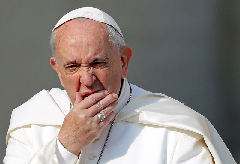 البابا يحث الساسة على اتخاذ &quot;إجراءات جذرية&quot; لمكافحة تغير المناخ