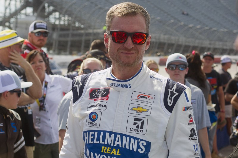 NASCAR notebook: Earnhardt Jr. enjoys up-close look at Xfinity competition