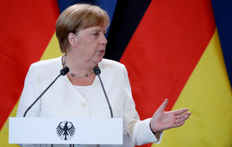 Los aliados de Merkel resisten el alza de la extrema derecha en el este