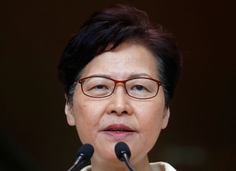 © Reuters. HONG KONG: CARRIE LAM DIT N'AVOIR JAMAIS ÉVOQUÉ SA DÉMISSION AVEC PÉKIN