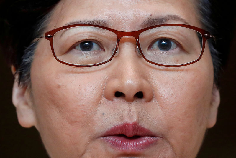 © Reuters. زعيمة هونج كونج ستلغي مشروع قانون الترحيل في خطوة يراها البعض متأخرة جدا