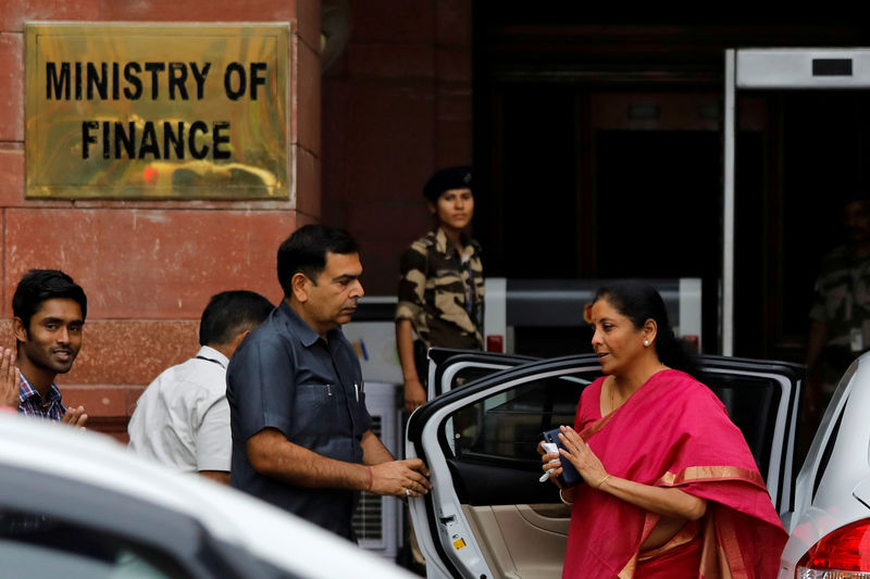 © Reuters. FILE PHOTO: India's Finance Minister Nirmala Sitharaman arrives at her office before leaving for parliament to present the federal budget in New Delhi