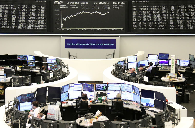 © Reuters. The German share price index DAX graph at the stock exchange in Frankfurt