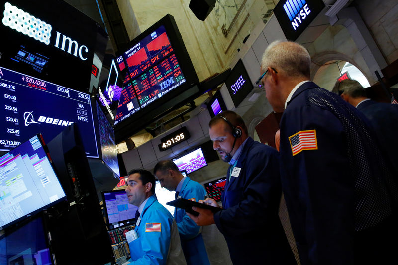 Índices de Wall Street passam a cair após abertura positiva