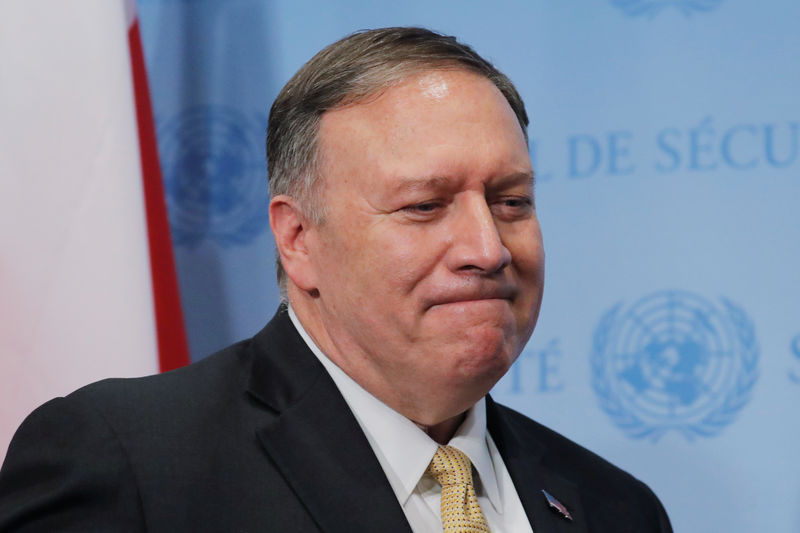 Pompeo in Kansas: he came, he spoke, he did not unveil Senate run