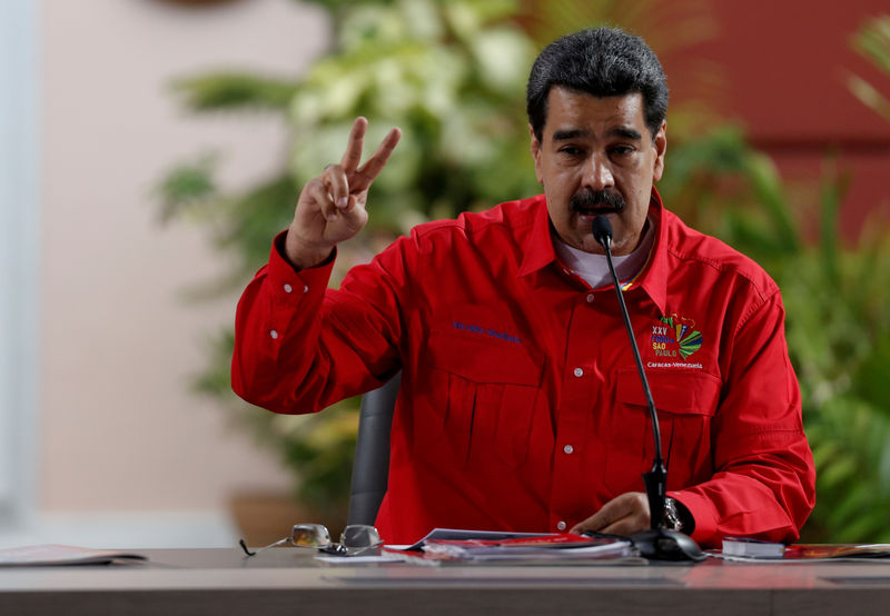 Maduro dice que &quot;no le verán&quot; la cara en la mesa de diálogo con la oposición venezolana