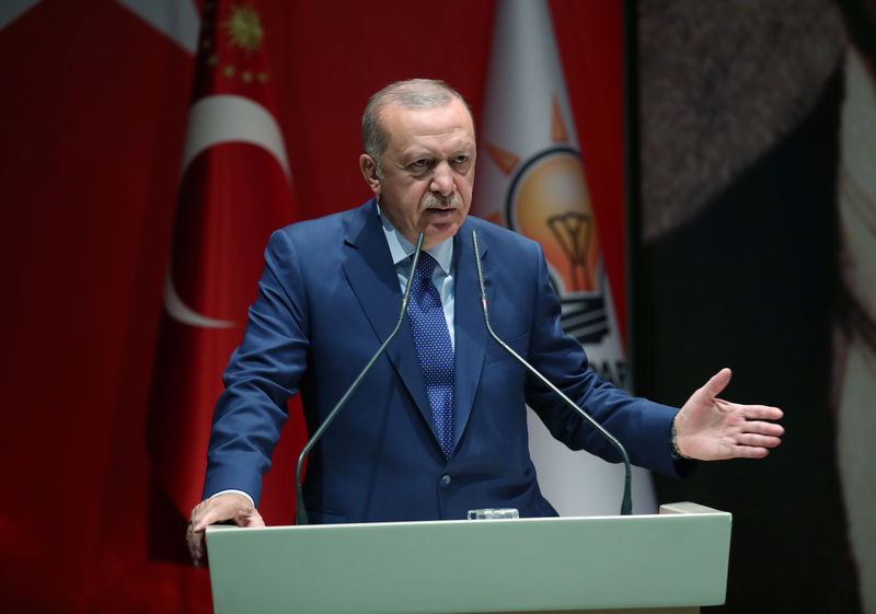 تركيا تشير إلى خلافات مع أمريكا رغم بدء دوريات مشتركة في سوريا
