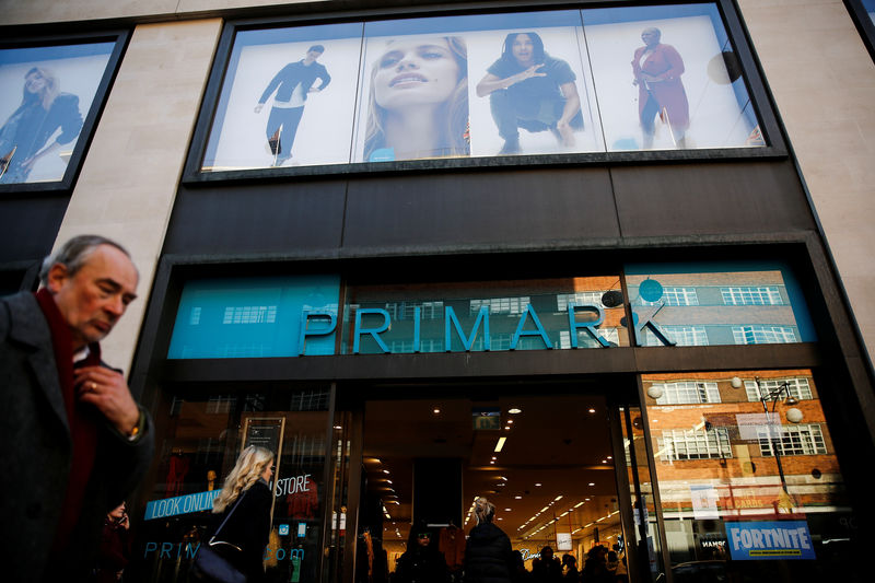 © Reuters. Shoppers walk past a Primark store on Oxford Street in London