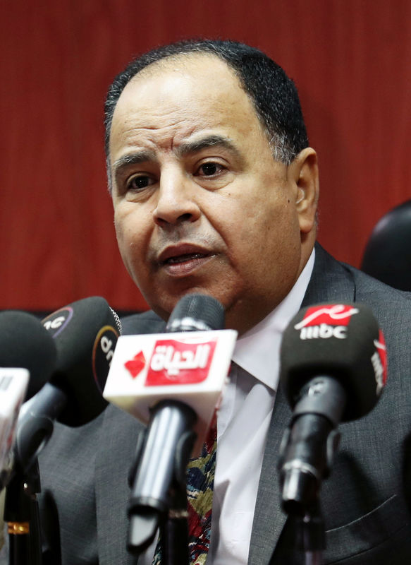 © Reuters. وزير المالية المصري: نستهدف طرح سندات دولية بقيمة تتراوح بين 3-7 مليارات دولار في 2019-2020