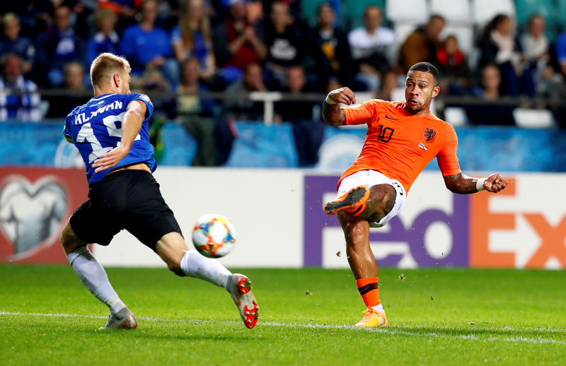 © Reuters. ثنائية بابل تقود هولندا للفوز 4-صفر على استونيا