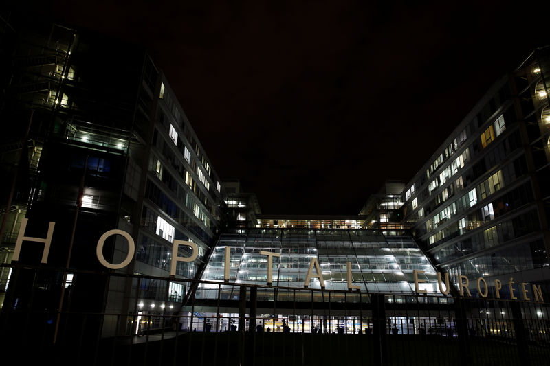 © Reuters. A general view shows the hospital Georges Pompidou in Paris