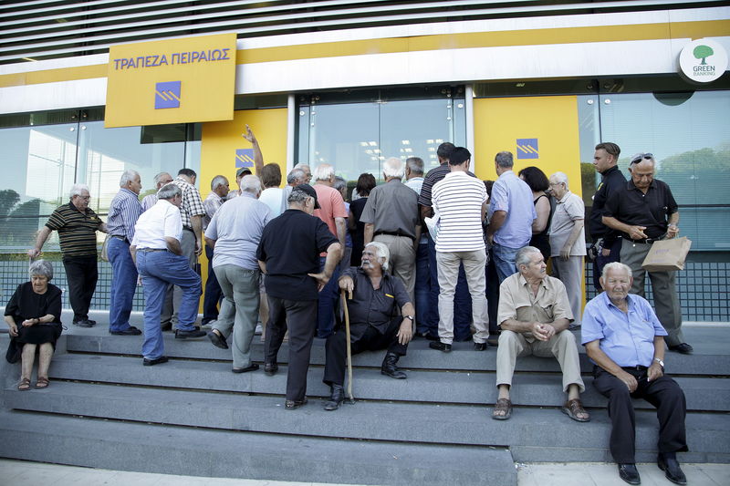 Greece's Piraeus Bank to reward home loan borrowers who pay on time