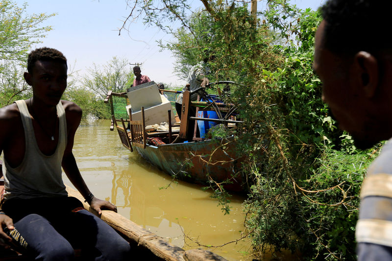 فيضانات السودان .. أول تحد لزعيمه الجديد