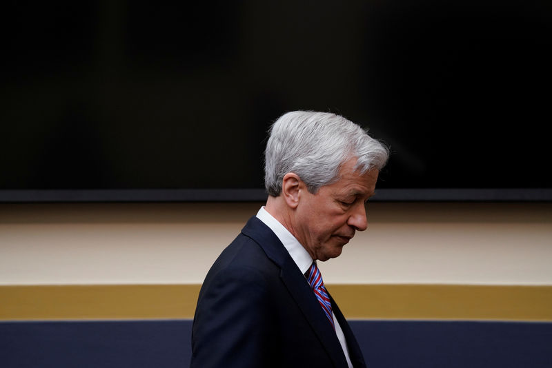 © Reuters. FILE PHOTO: Jamie Dimon, chairman & CEO of JP Morgan Chase & Co., arrives to testify before a House Financial Services Committee hearing on Capitol Hill in Washington