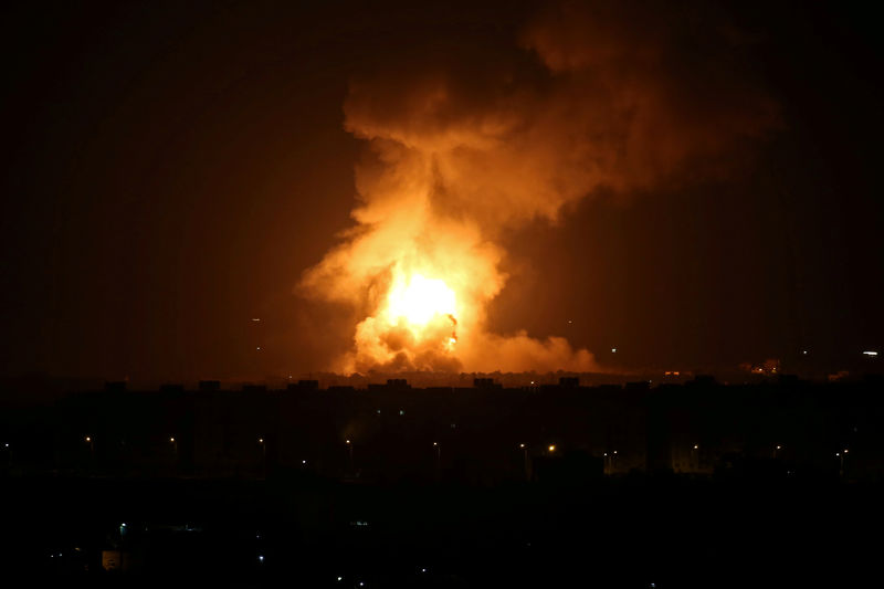 Israel ataca Gaza depois de sirenes forçarem Netanyahu a interromper comício