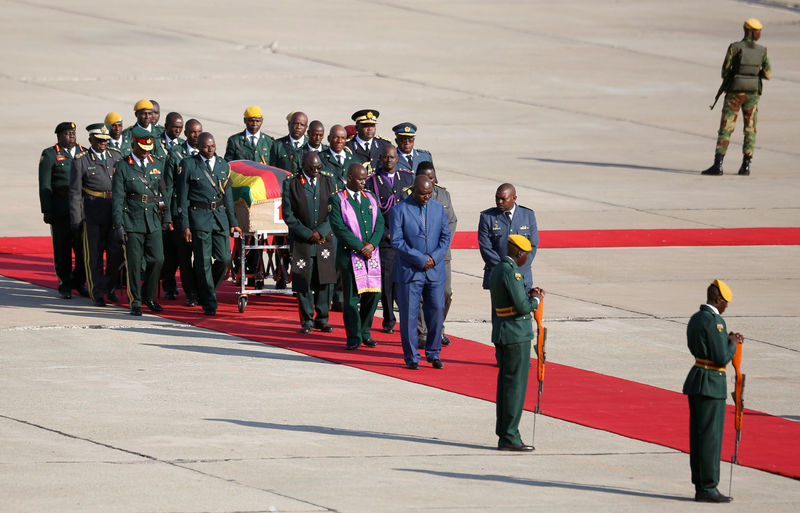 © Reuters. The body of former Zimbabwean President Robert Mugabe arrives back in the country after he died on Friday (September 6) in Singapore after a long illness