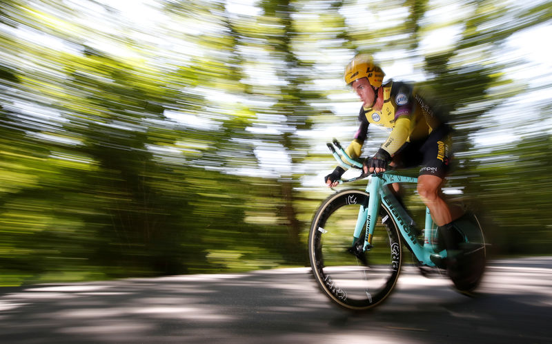 © Reuters. Tour de France - The 27.5-km Stage 13 Individual Time Trial from Pau to Pau