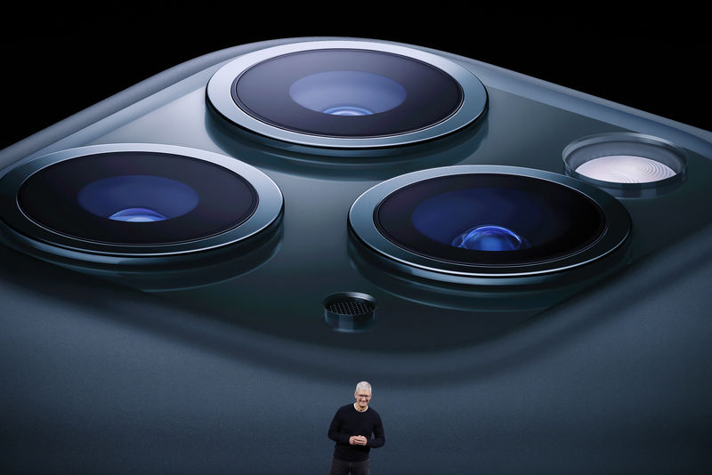 Los nuevos iPhone de Apple llevan la batalla por la cámara a la inteligencia artificial