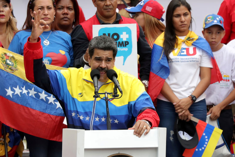 مصادر: محادثات بين حكومة فنزويلا والمعارضة رغم تعليق حوار بوساطة نرويجية
