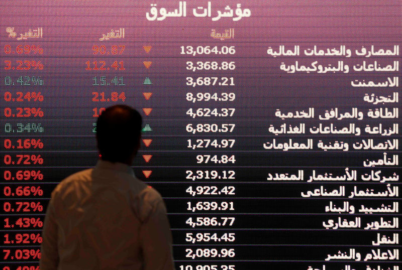 البورصة السعودية تواصل خسائرها ومصر تصعد لثالث جلسة على التوالي