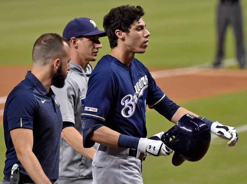 No surgery for Brewers' OF Yelich