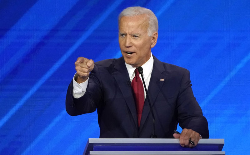 © Reuters. Former Vice President Joe Biden speaks during the 2020 Democratic U.S. presidential debate in Houston