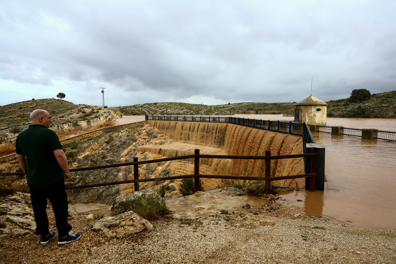 Tres personas mueren por el temporal en España, el río Segura en alerta