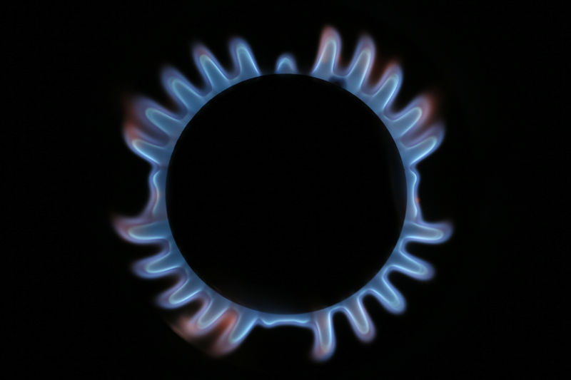 © Reuters. FILE PHOTO: A gas hob is seen in this photo illustration taken in London