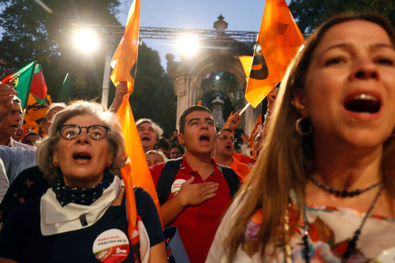 Portugal heads to polls, Socialists set to remain in power
