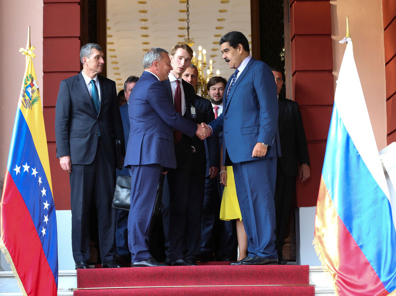 © Reuters. Russian Deputy Prime Minister Borisov arrives for a meeting with Venezuelan President Maduro in Caracas