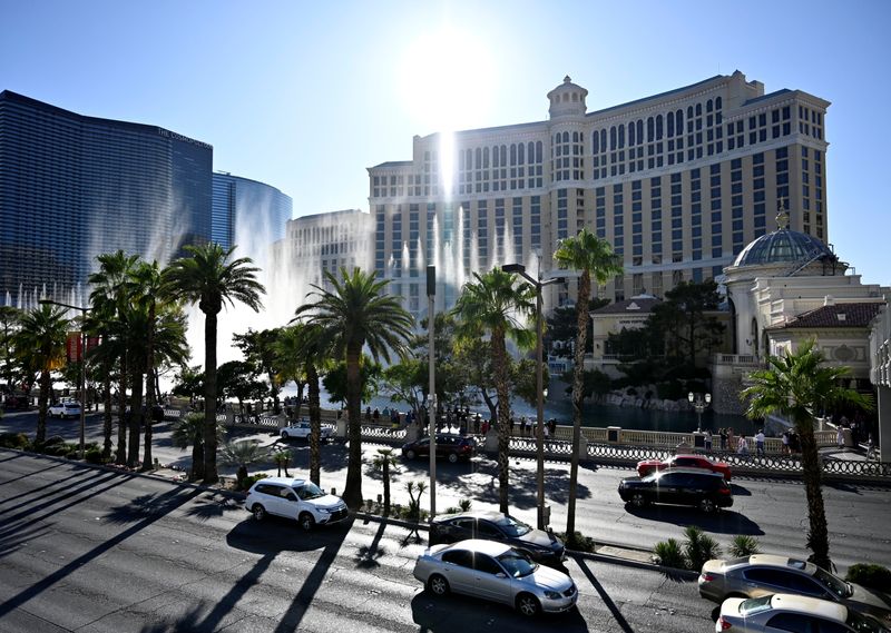© Reuters. The Bellagio hotel and casino is seen along the Las Vegas strip
