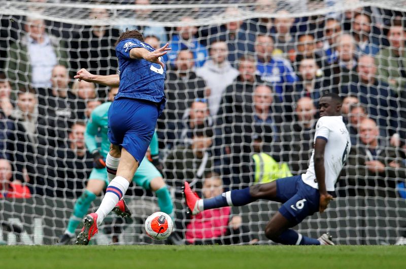 Giroud on target as Chelsea beat Spurs to stay fourth