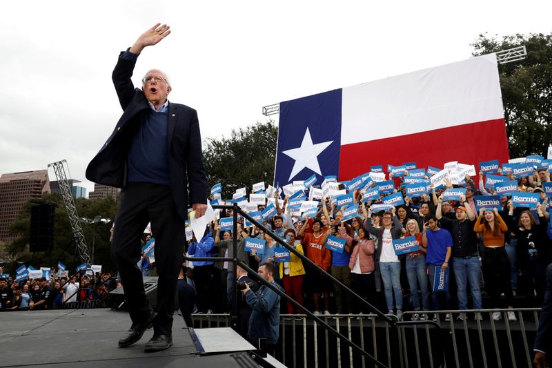 Los rivales de Sanders buscan frenarle tras su gran victoria en los 'caucus' de Nevada