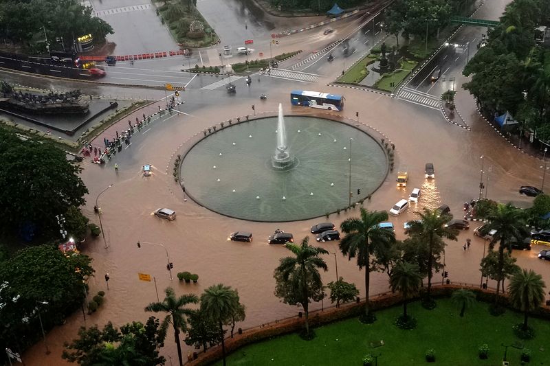 La capital de Indonesia, afectada por graves inundaciones por segunda vez este año