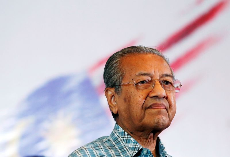 مهاتير: سأعود رئيسا لوزراء ماليزيا إذا حظيت بدعم البرلمان