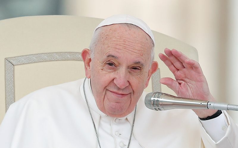 Pope to Catholics: For Lent, give up trolling