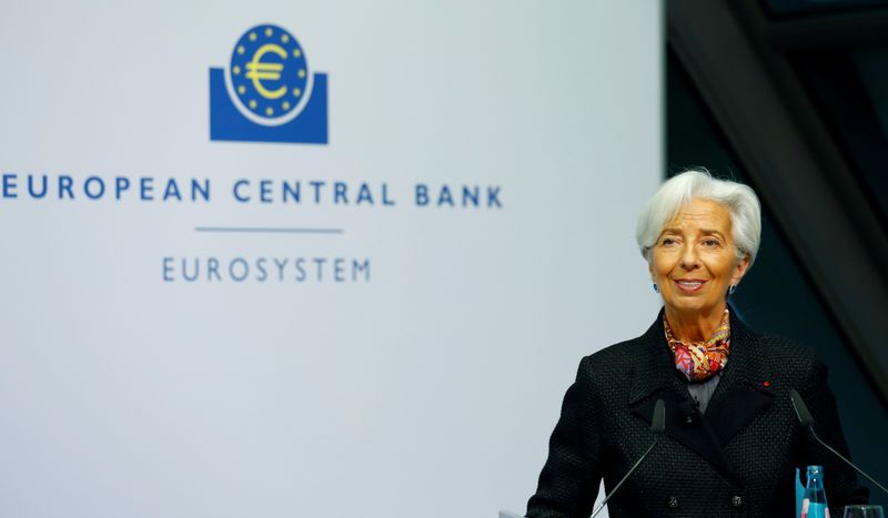 Governos da zona do euro devem usar medidas orçamentárias para apoiar crescimento, diz Lagarde