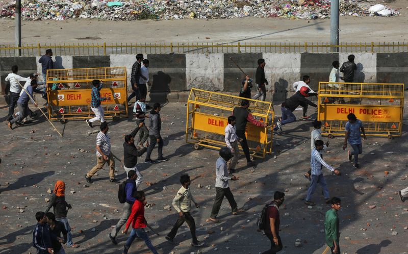 © Reuters. أمريكا تنصح رعاياها في الهند بتوخي الحذر بعد اشتباكات نيودلهي