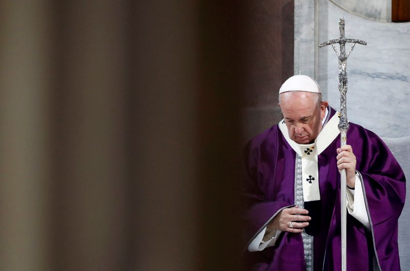 Pope leads world's Catholics into Lent at Ash Wednesday rite