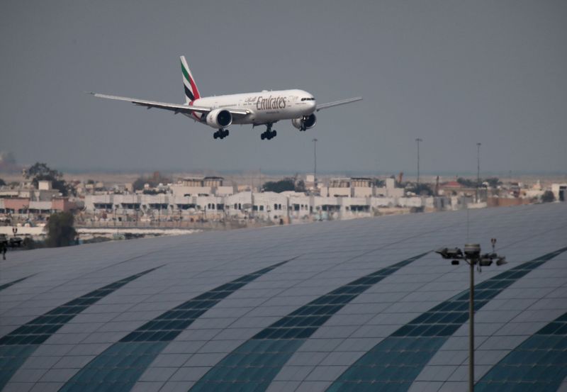 البحرين تمدد تعليق الرحلات الجوية إلى ومن مطار دبي الدولي 48 ساعة