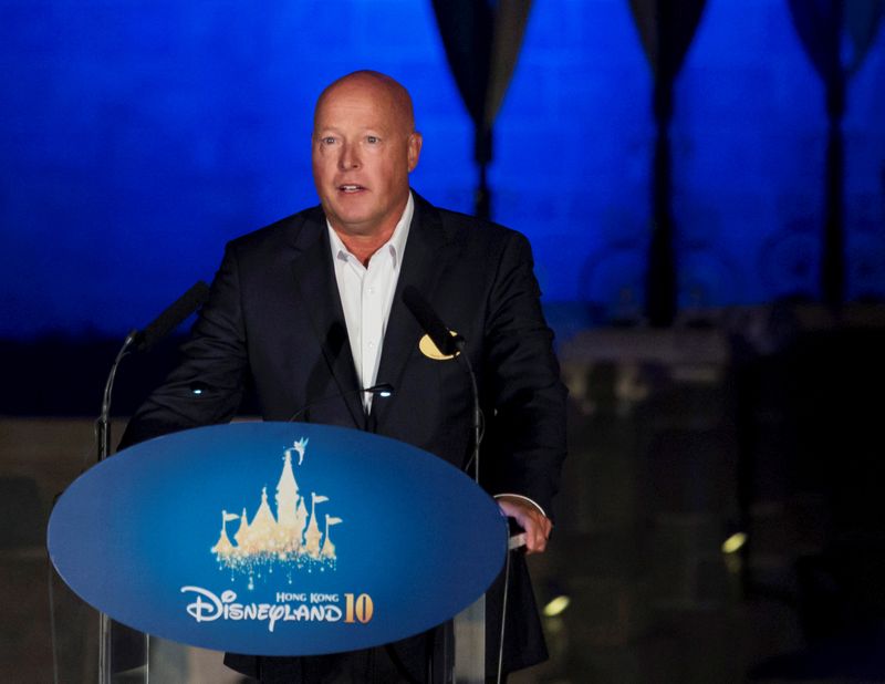 © Reuters. FILE PHOTO: Bob Chapek, chairman of Walt Disney Parks and Resorts, speaks during the 10th anniversary ceremony of Hong Kong Disneyland in Hong Kong, China