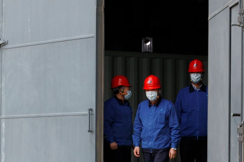 Comércio da China enfrenta desafios conforme pequenas empresas combatem impacto do coronavírus